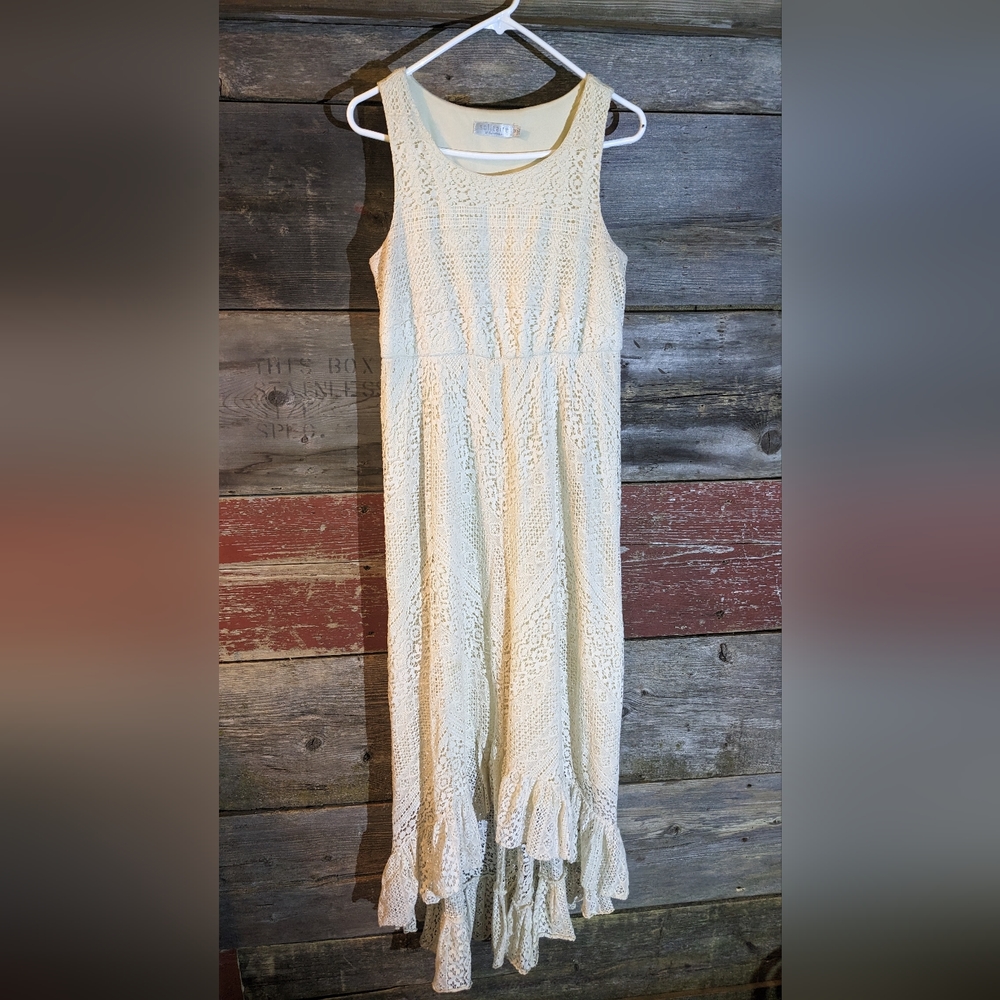 Solitaire by Ravi Khosla IVORY LINED CROCHET SLEEVELESS